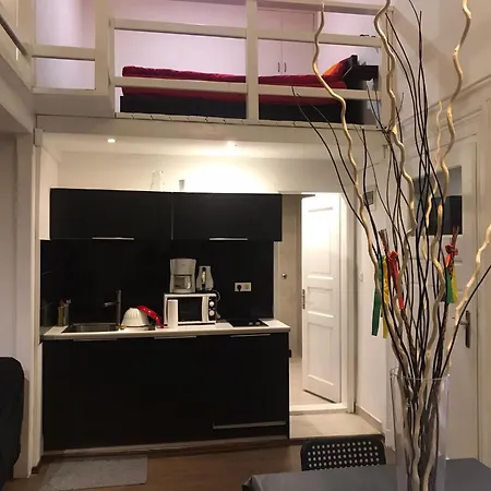 Zonaflat - Longtermrent- Opera * Budapest