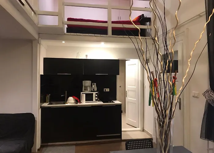 Zonaflat - Longtermrent- Opera * Budapest